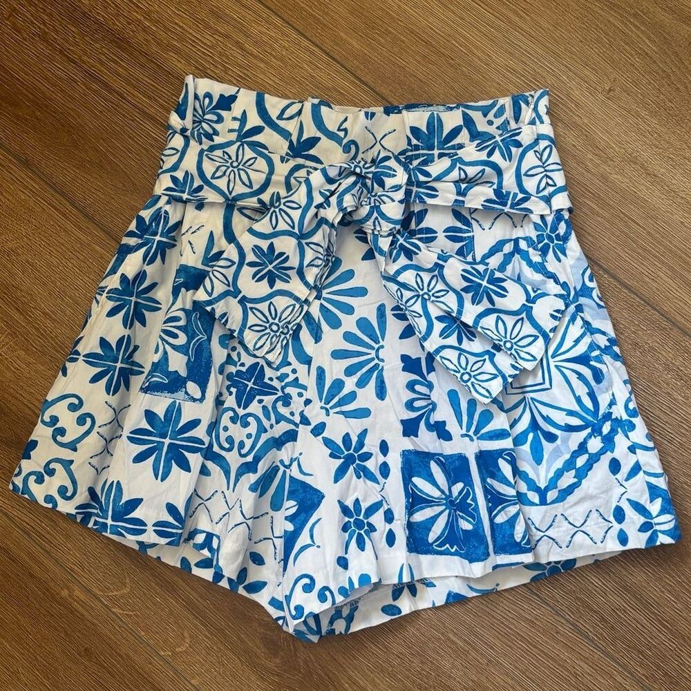 Prosperina Larson Shorts - Size Small